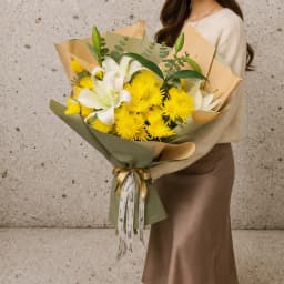 Sarı Krizentemler ve Beyaz Lilyum Buketi - 1