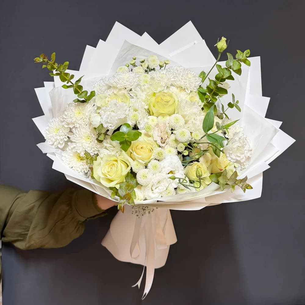 Royal White Elegance Bouquet
